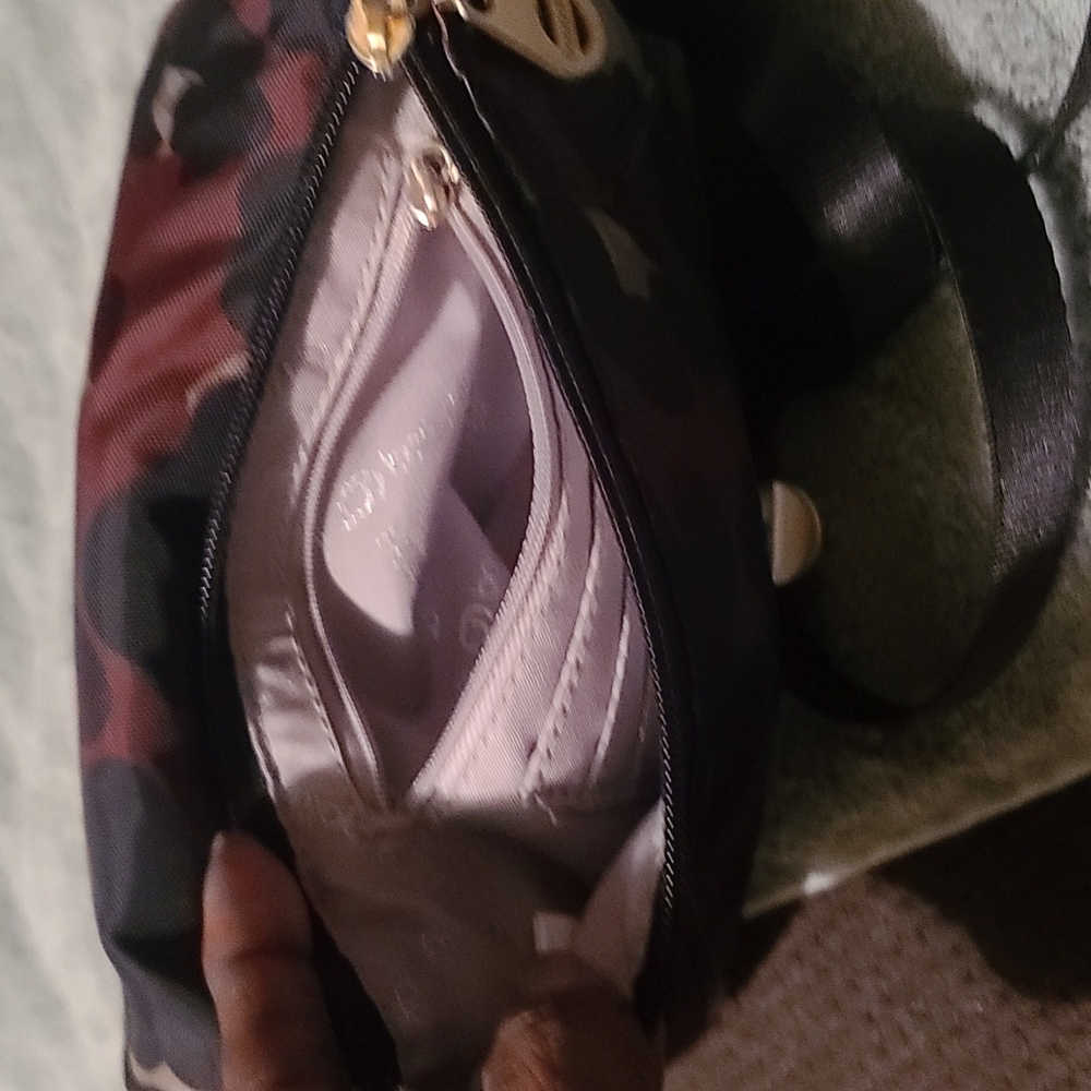 Crossbody - Picture 4 of 4